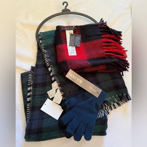 NWT winter bundle 2 scarfs and 1 pair gloves